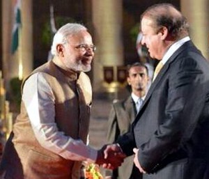 modi-nawaz shake hands